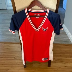 Women’s Washington Capitals jersey size medium